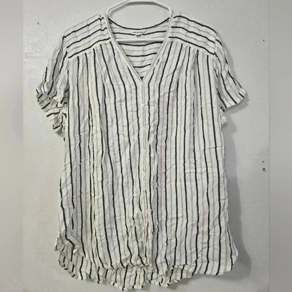 Max studio striped button blouse!